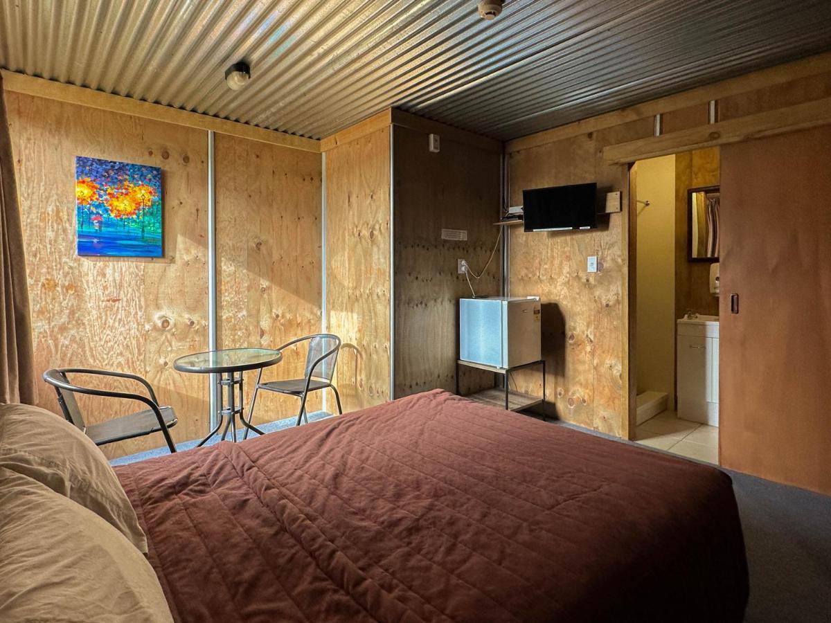 The Crossing Lodge & Backpackers Erua Exteriör bild