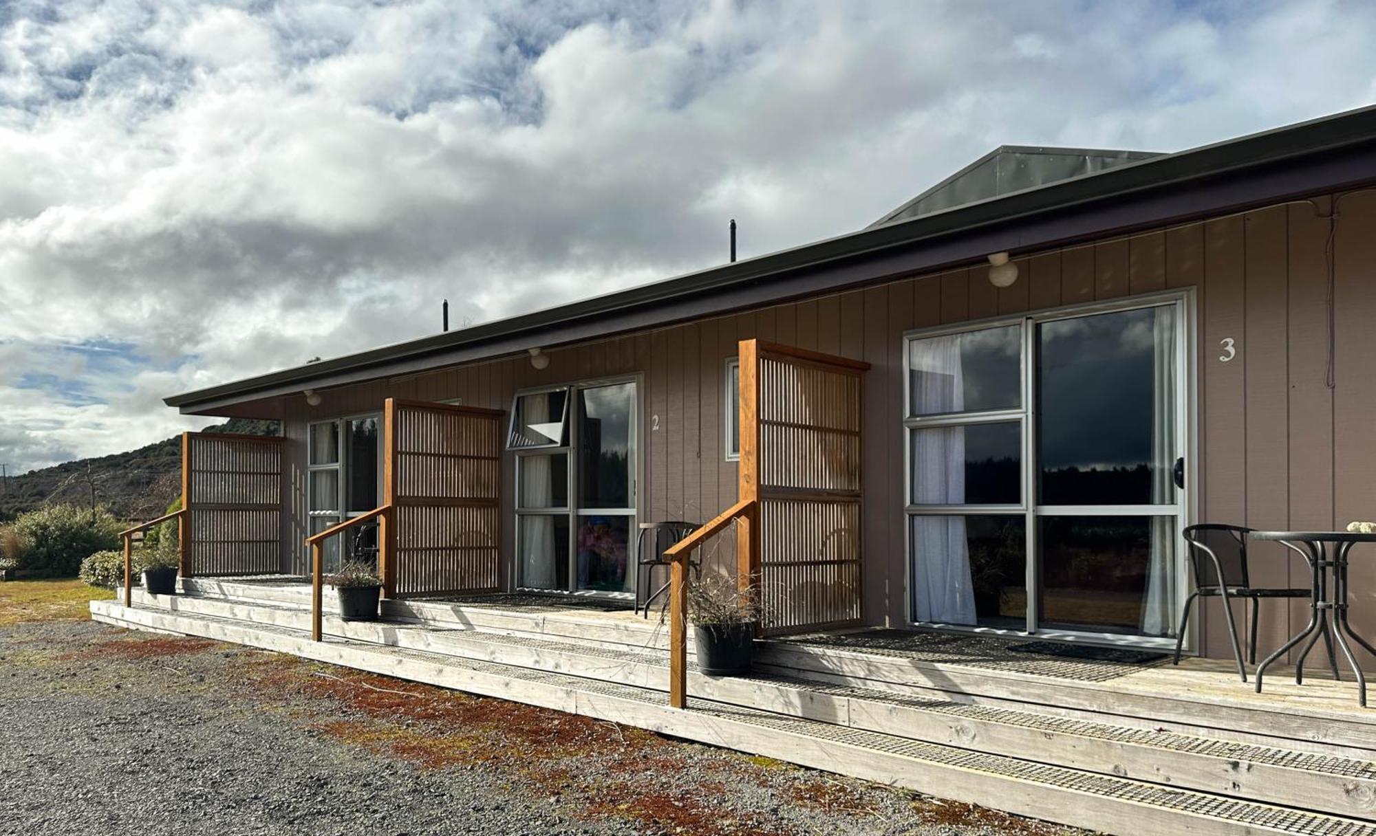 The Crossing Lodge & Backpackers Erua Exteriör bild