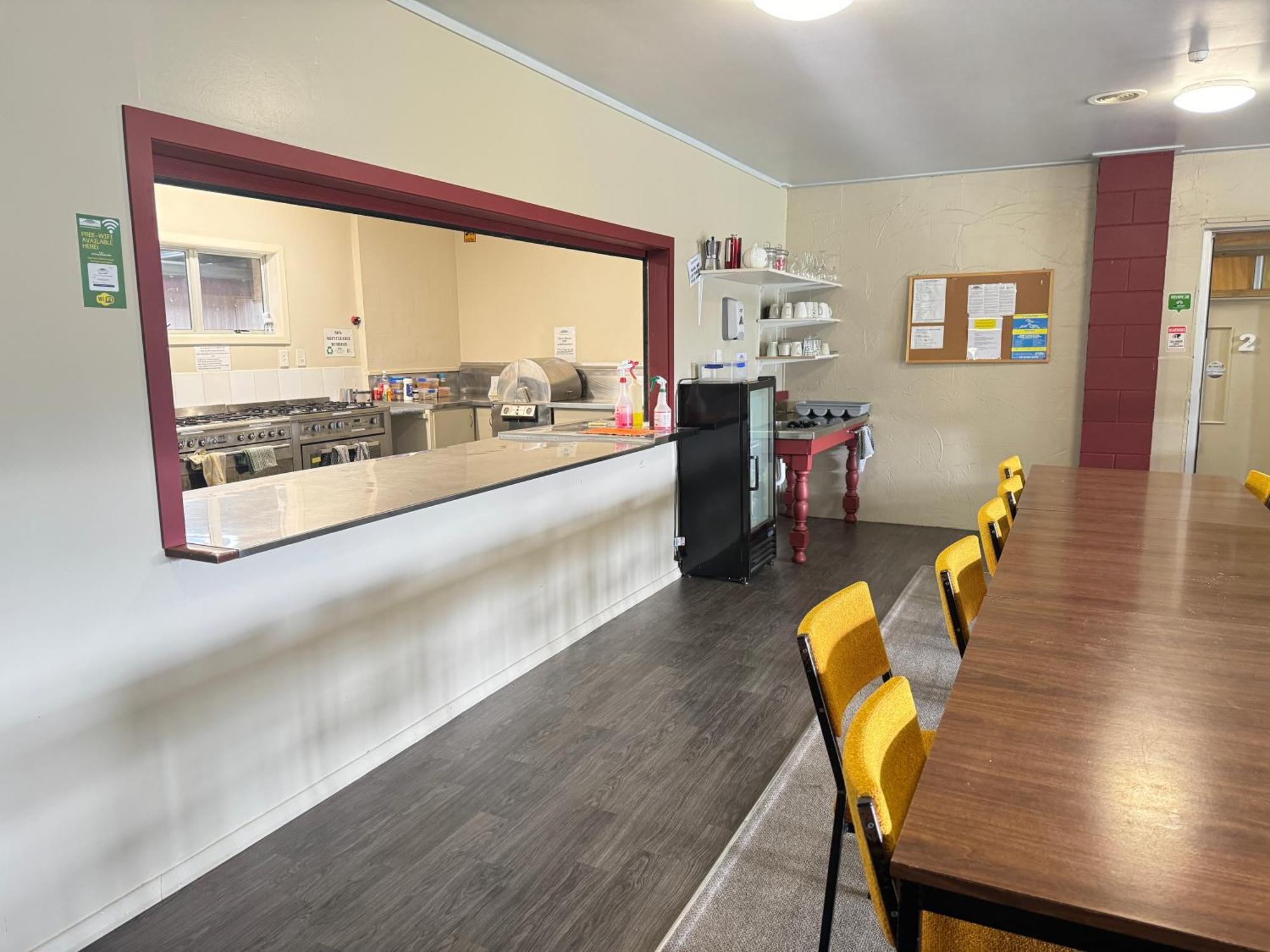 The Crossing Lodge & Backpackers Erua Exteriör bild