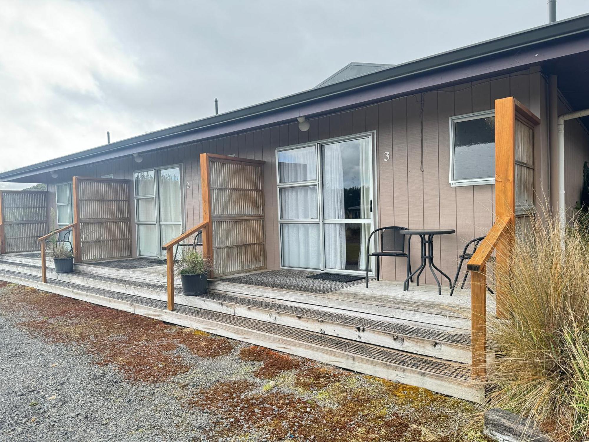 The Crossing Lodge & Backpackers Erua Exteriör bild