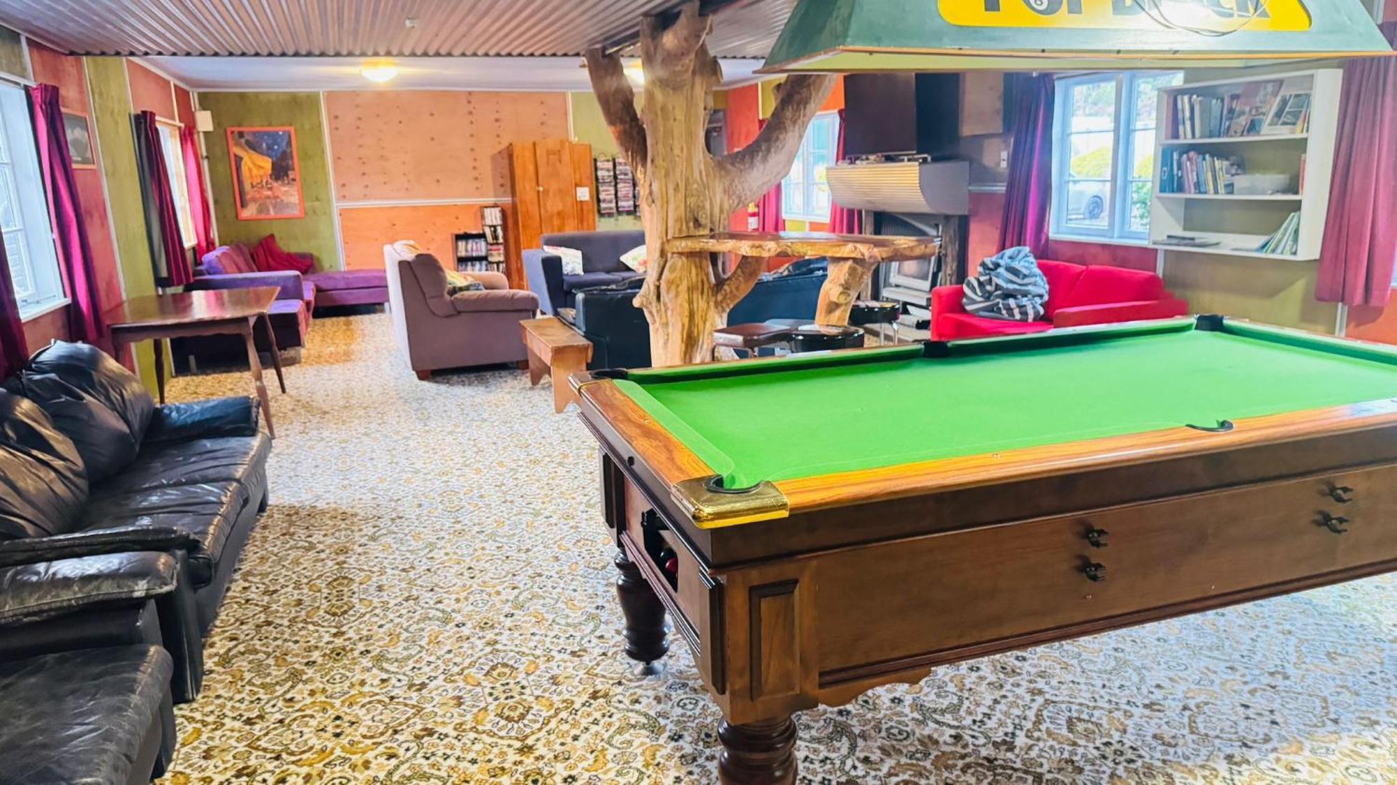 The Crossing Lodge & Backpackers Erua Exteriör bild