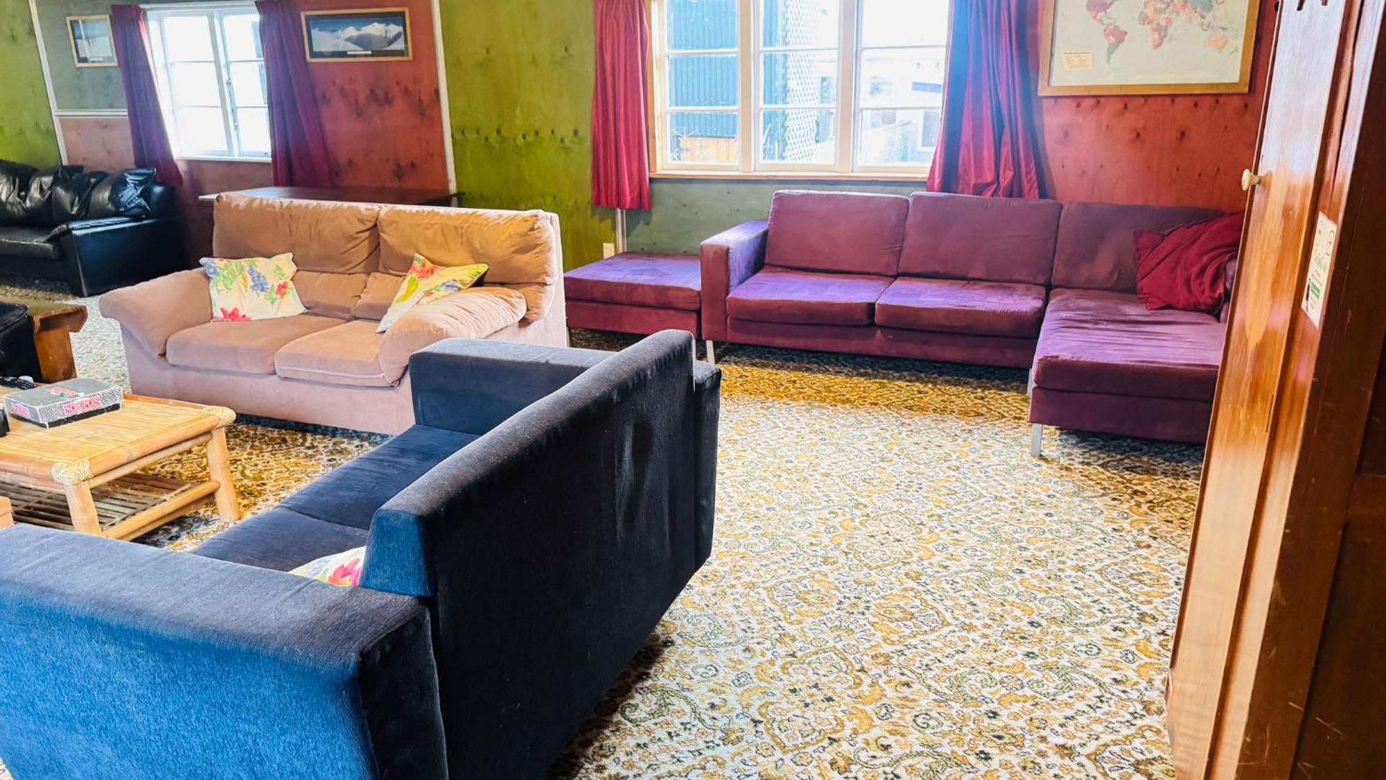 The Crossing Lodge & Backpackers Erua Exteriör bild